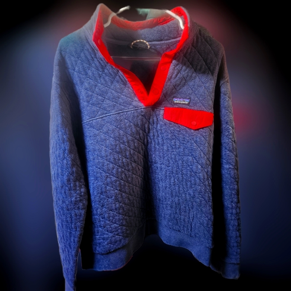 Patagonia Navy and Scarlet Quilted Pullover